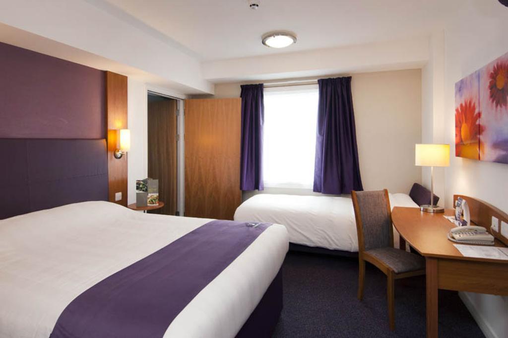 Premier Inn Tonbridge Oda fotoğraf