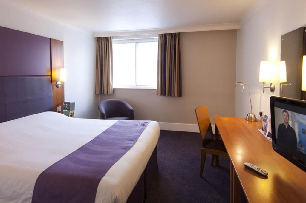 Premier Inn Tonbridge Dış mekan fotoğraf